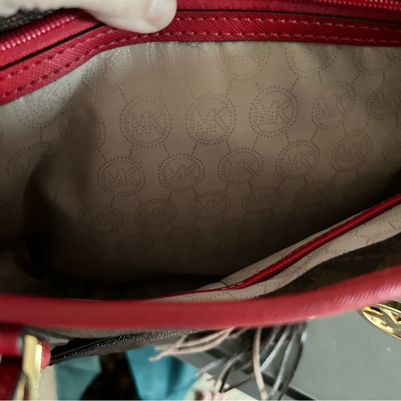 Michael Kors Jet Set Tote - Picture 2 of 2